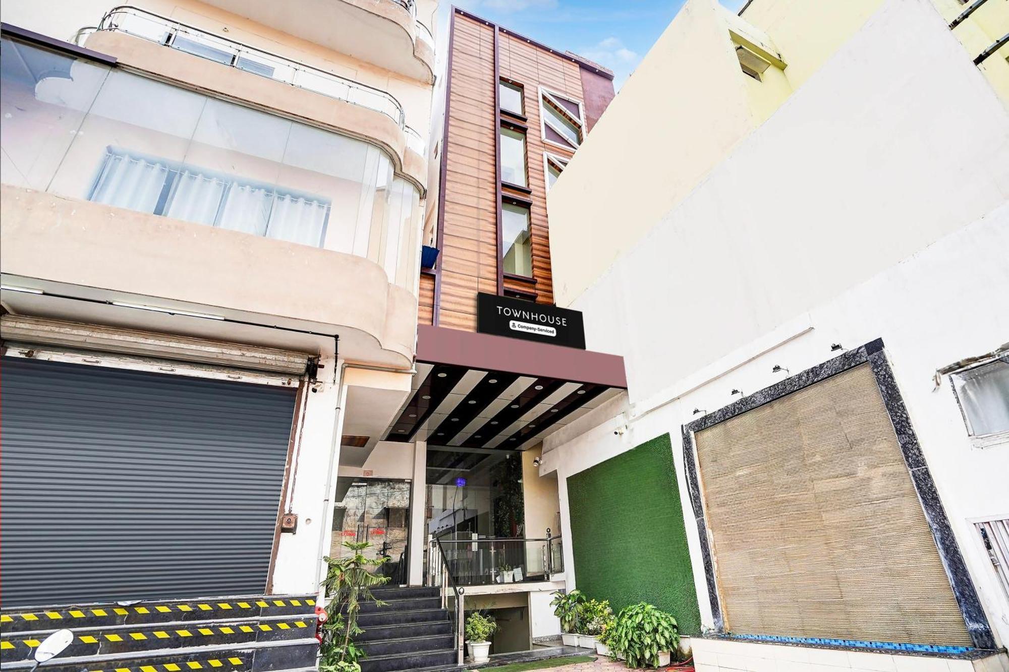Townhouse Ram Katora Near Vishwanath Temple Formerly Sv Grand Hotel Váránaszi Kültér fotó