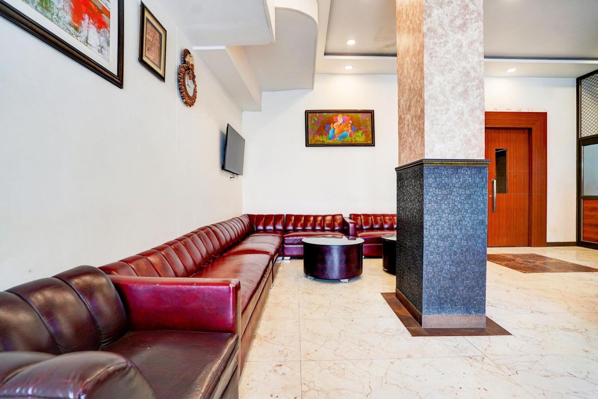 Townhouse Ram Katora Near Vishwanath Temple Formerly Sv Grand Hotel Váránaszi Kültér fotó